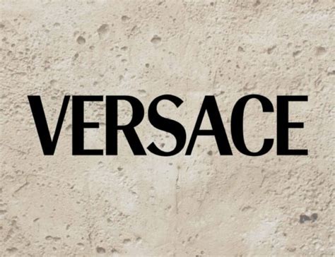 Versace Glasses: A Visual Legacy of Glamour & Innovation.